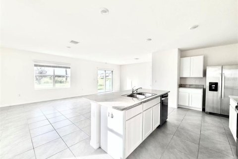 House in Wesley Chapel, Florida 4 bedrooms, 209.96 sq.m. № 2389207 - photo 11