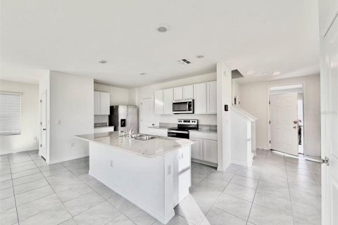 House in Wesley Chapel, Florida 4 bedrooms, 209.96 sq.m. № 2389207 - photo 9