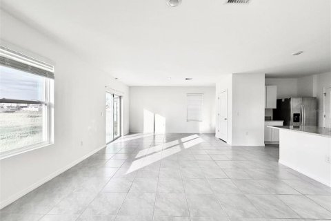 House in Wesley Chapel, Florida 4 bedrooms, 209.96 sq.m. № 2389207 - photo 3