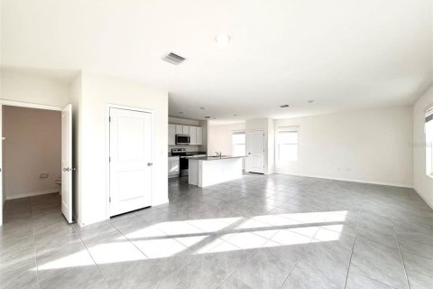 House in Wesley Chapel, Florida 4 bedrooms, 209.96 sq.m. № 2389207 - photo 7