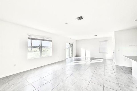 House in Wesley Chapel, Florida 4 bedrooms, 209.96 sq.m. № 2389207 - photo 10