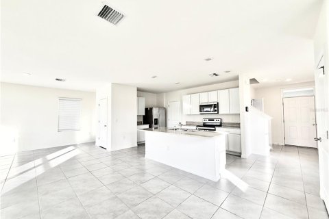 House in Wesley Chapel, Florida 4 bedrooms, 209.96 sq.m. № 2389207 - photo 2