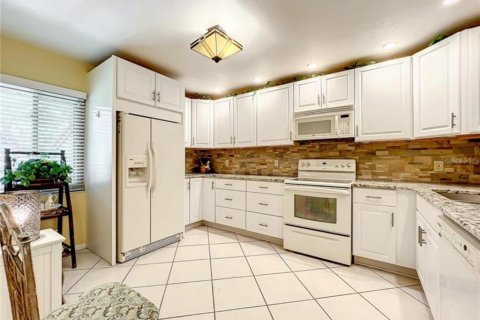 Condominio en venta en Altamonte Springs, Florida, 2 dormitorios, 141.12 m2 № 1914510 - foto 9