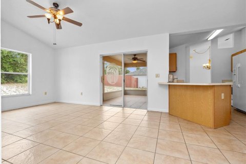 House in Deltona, Florida 3 bedrooms, 130.34 sq.m. № 1778152 - photo 15