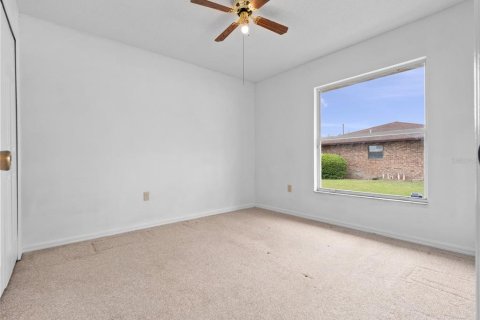 House in Deltona, Florida 3 bedrooms, 130.34 sq.m. № 1778152 - photo 25
