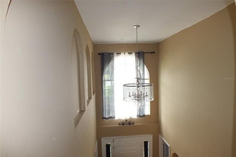 House in Winter Haven, Florida 4 bedrooms, 204.38 sq.m. № 2258640 - photo 5