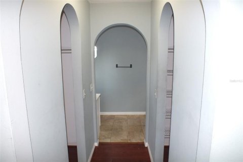 Villa ou maison à louer à Winter Haven, Floride: 4 chambres, 204.38 m2 № 2258640 - photo 10