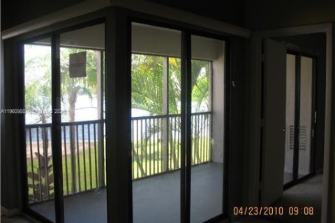 Copropriété à louer à Homestead, Floride: 2 chambres, 80.17 m2 № 2021821 - photo 6