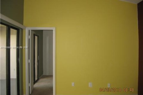 Copropriété à louer à Homestead, Floride: 2 chambres, 80.17 m2 № 2021821 - photo 5