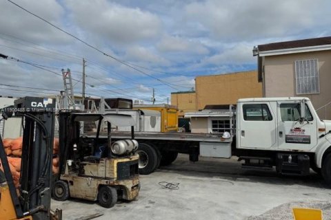 Commercial property in Miami, Florida № 2062391 - photo 6