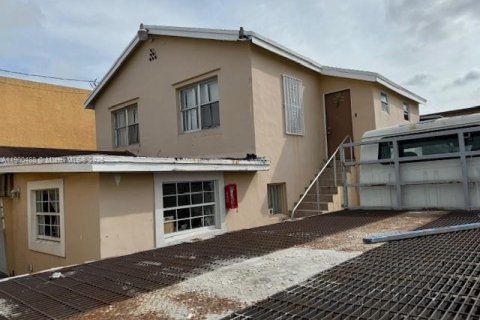 Commercial property in Miami, Florida № 2062391 - photo 8