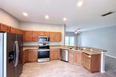 Casa en alquiler en Clermont, Florida, 4 dormitorios, 150.87 m2 № 2203920 - foto 4