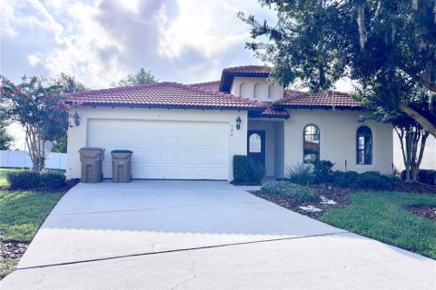 House in Clermont, Florida 4 bedrooms, 150.87 sq.m. № 2203920