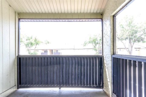Condo in Altamonte Springs, Florida, 2 bedrooms  № 1843316 - photo 8