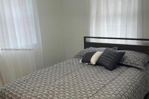 Villa ou maison à louer à North Miami Beach, Floride: 2 chambres, 89.65 m2 № 2011386 - photo 7