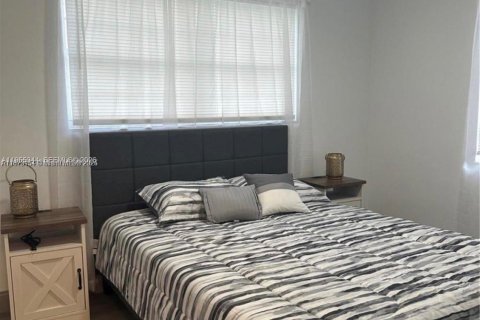 Villa ou maison à louer à North Miami Beach, Floride: 2 chambres, 89.65 m2 № 2011386 - photo 8