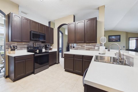 House in Palm Bay, Florida 3 bedrooms, 191.75 sq.m. № 2177481 - photo 16