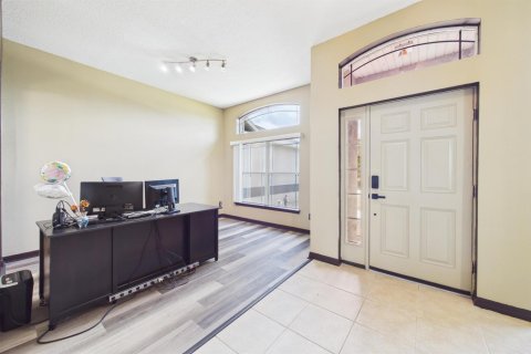 House in Palm Bay, Florida 3 bedrooms, 191.75 sq.m. № 2177481 - photo 3