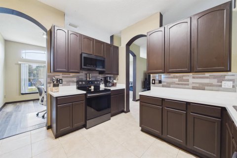 House in Palm Bay, Florida 3 bedrooms, 191.75 sq.m. № 2177481 - photo 20