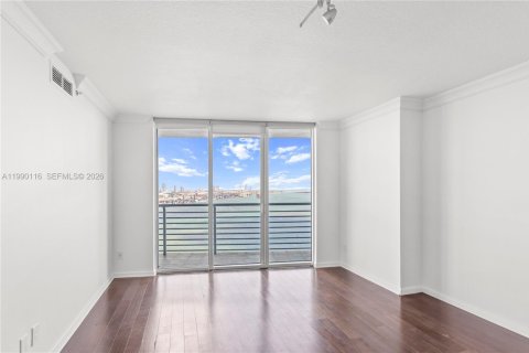 Condo in Miami, Florida, 3 bedrooms  № 2056858 - photo 14