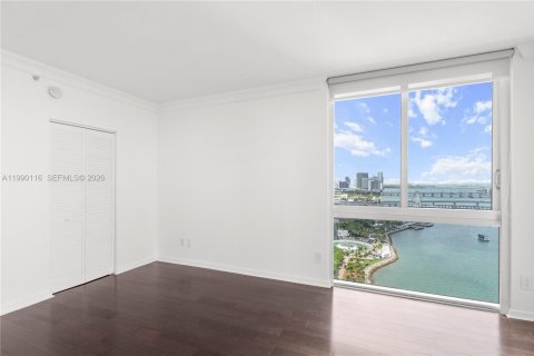 Condo in Miami, Florida, 3 bedrooms  № 2056858 - photo 11
