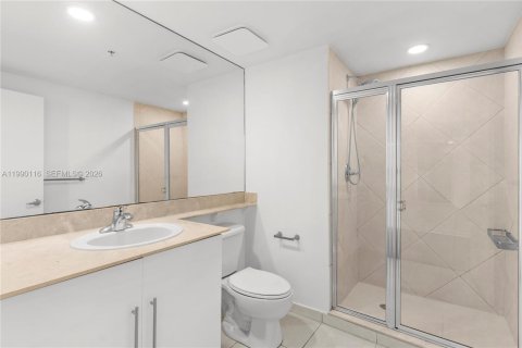 Condo in Miami, Florida, 3 bedrooms  № 2056858 - photo 12