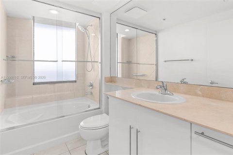 Condo in Miami, Florida, 3 bedrooms  № 2056858 - photo 7
