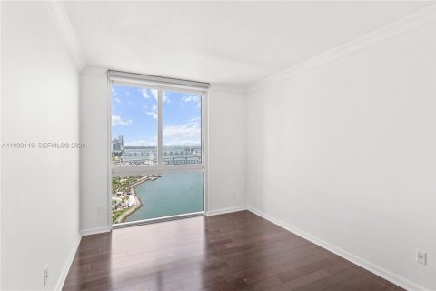 Condo in Miami, Florida, 3 bedrooms  № 2056858 - photo 8