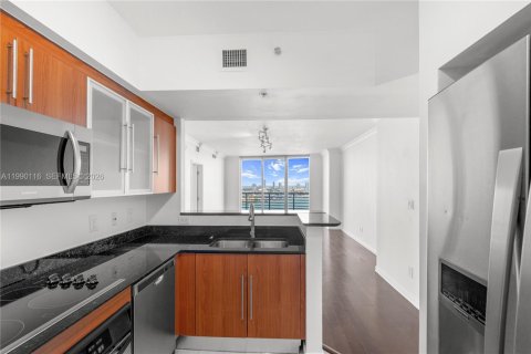Condo in Miami, Florida, 3 bedrooms  № 2056858 - photo 5