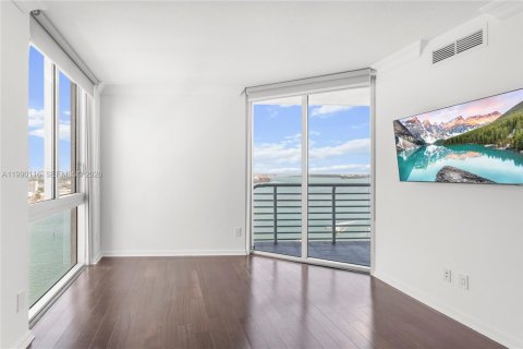 Condo in Miami, Florida, 3 bedrooms  № 2056858 - photo 6