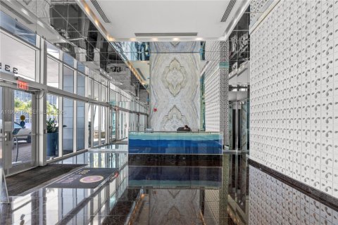 Condo in Miami, Florida, 3 bedrooms  № 2056858 - photo 22