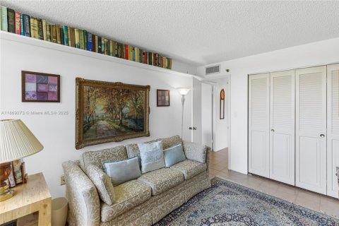 Copropriété à vendre à Pembroke Pines, Floride: 2 chambres, 104.05 m2 № 2194732 - photo 18