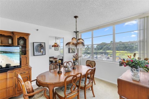 Copropriété à vendre à Pembroke Pines, Floride: 2 chambres, 104.05 m2 № 2194732 - photo 5