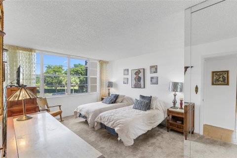 Copropriété à vendre à Pembroke Pines, Floride: 2 chambres, 104.05 m2 № 2194732 - photo 12