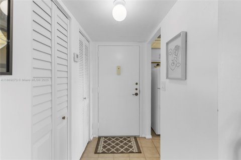 Copropriété à vendre à Pembroke Pines, Floride: 2 chambres, 104.05 m2 № 2194732 - photo 22