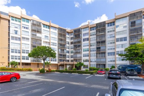 Condo à Pembroke Pines, Floride, 2 chambres  № 2194732