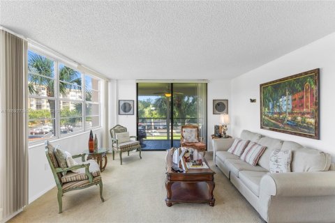 Copropriété à vendre à Pembroke Pines, Floride: 2 chambres, 104.05 m2 № 2194732 - photo 4