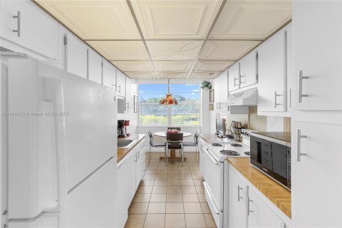 Copropriété à vendre à Pembroke Pines, Floride: 2 chambres, 104.05 m2 № 2194732 - photo 6