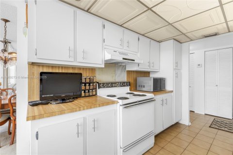 Copropriété à vendre à Pembroke Pines, Floride: 2 chambres, 104.05 m2 № 2194732 - photo 8