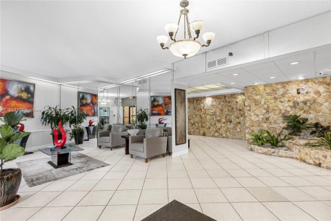 Copropriété à vendre à Pembroke Pines, Floride: 2 chambres, 104.05 m2 № 2194732 - photo 27