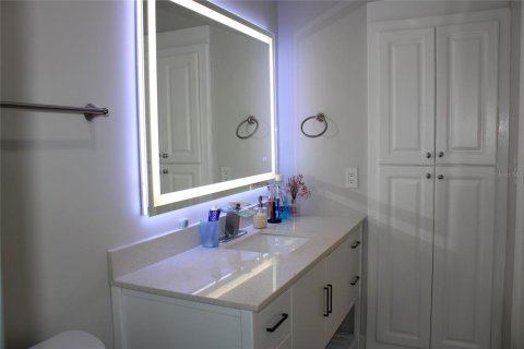 House in Tampa, Florida 3 bedrooms, 185.8 sq.m. № 1616814 - photo 9