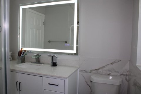 House in Tampa, Florida 3 bedrooms, 185.8 sq.m. № 1616814 - photo 13