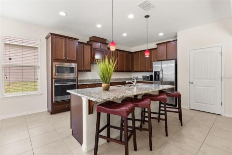 House in Apopka, Florida 4 bedrooms, 212.93 sq.m. № 2208711 - photo 4