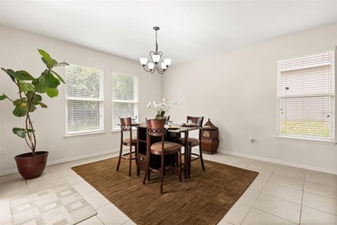 House in Apopka, Florida 4 bedrooms, 212.93 sq.m. № 2208711 - photo 10