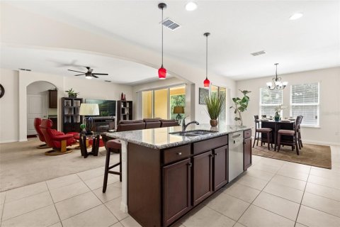 House in Apopka, Florida 4 bedrooms, 212.93 sq.m. № 2208711 - photo 14