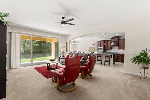 House in Apopka, Florida 4 bedrooms, 212.93 sq.m. № 2208711 - photo 9