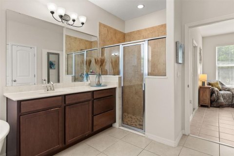 House in Apopka, Florida 4 bedrooms, 212.93 sq.m. № 2208711 - photo 19