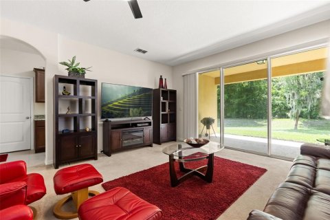 House in Apopka, Florida 4 bedrooms, 212.93 sq.m. № 2208711 - photo 2