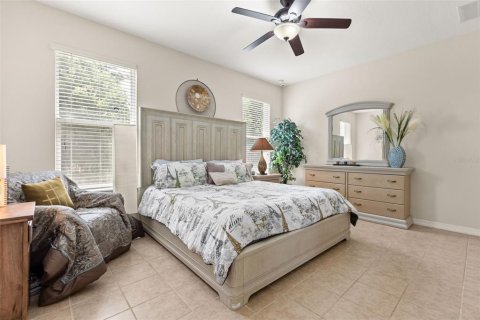 House in Apopka, Florida 4 bedrooms, 212.93 sq.m. № 2208711 - photo 16