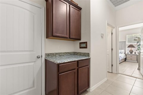 House in Apopka, Florida 4 bedrooms, 212.93 sq.m. № 2208711 - photo 27